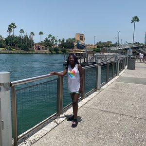 Meet your Posher, Cheniah